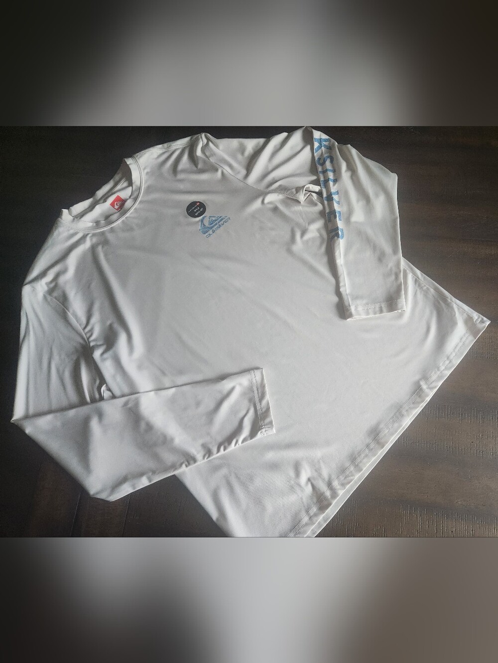 New Quiksilver White Long Sleeve‎ Rashguard with Light Blue Logo LG